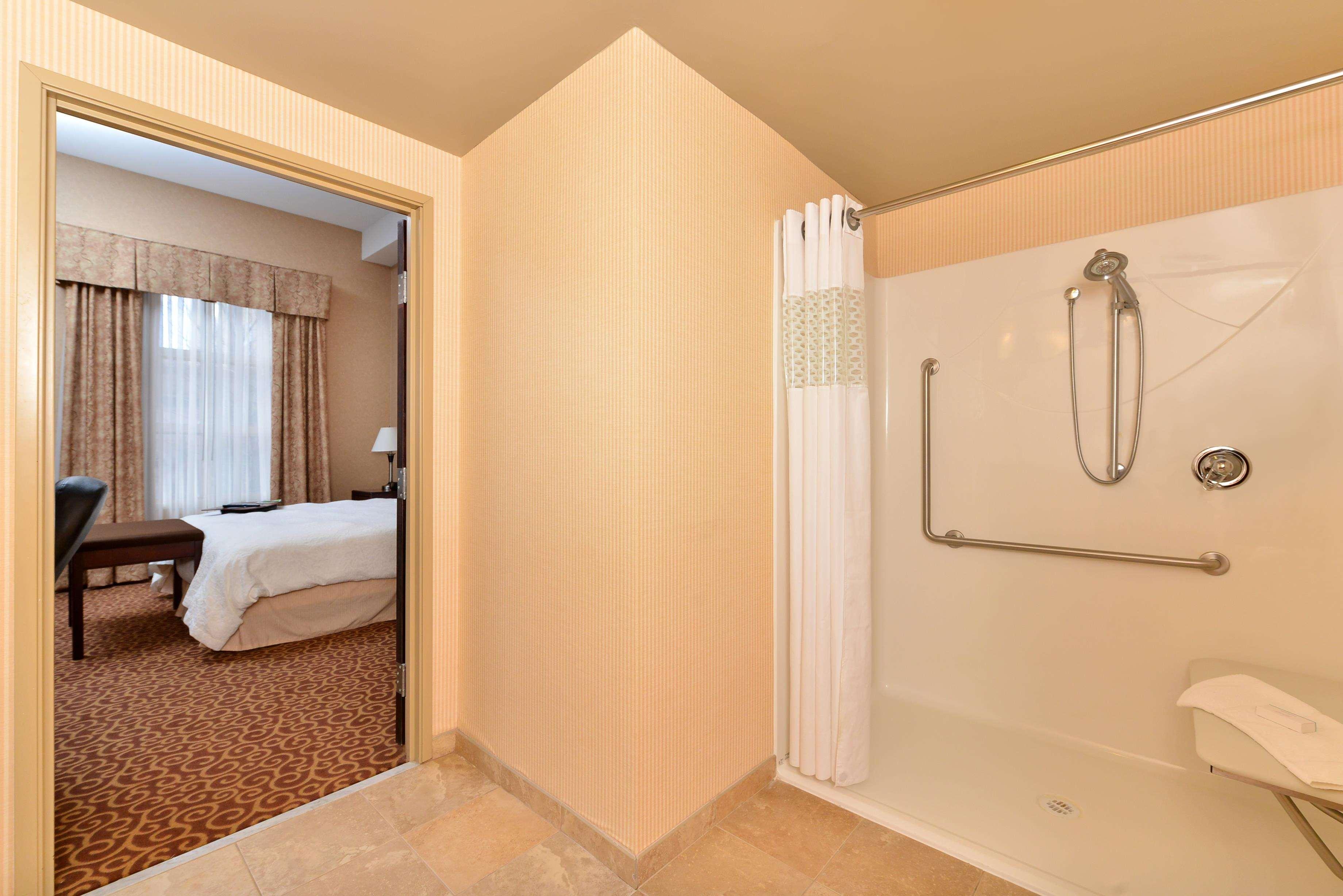 Hampton Inn & Suites By Hilton Edmonton International Airport Ледюк Екстериор снимка