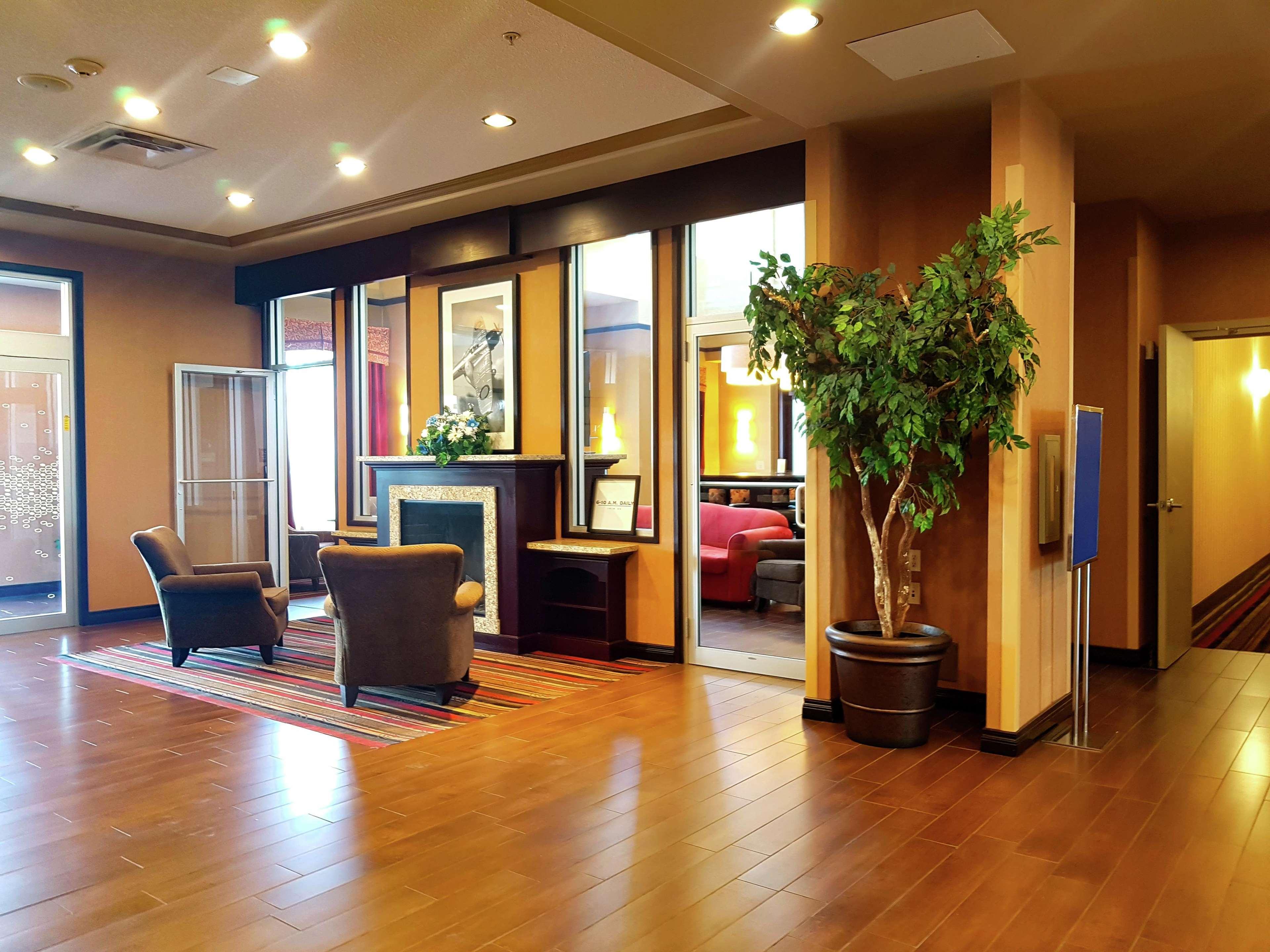 Hampton Inn & Suites By Hilton Edmonton International Airport Ледюк Екстериор снимка
