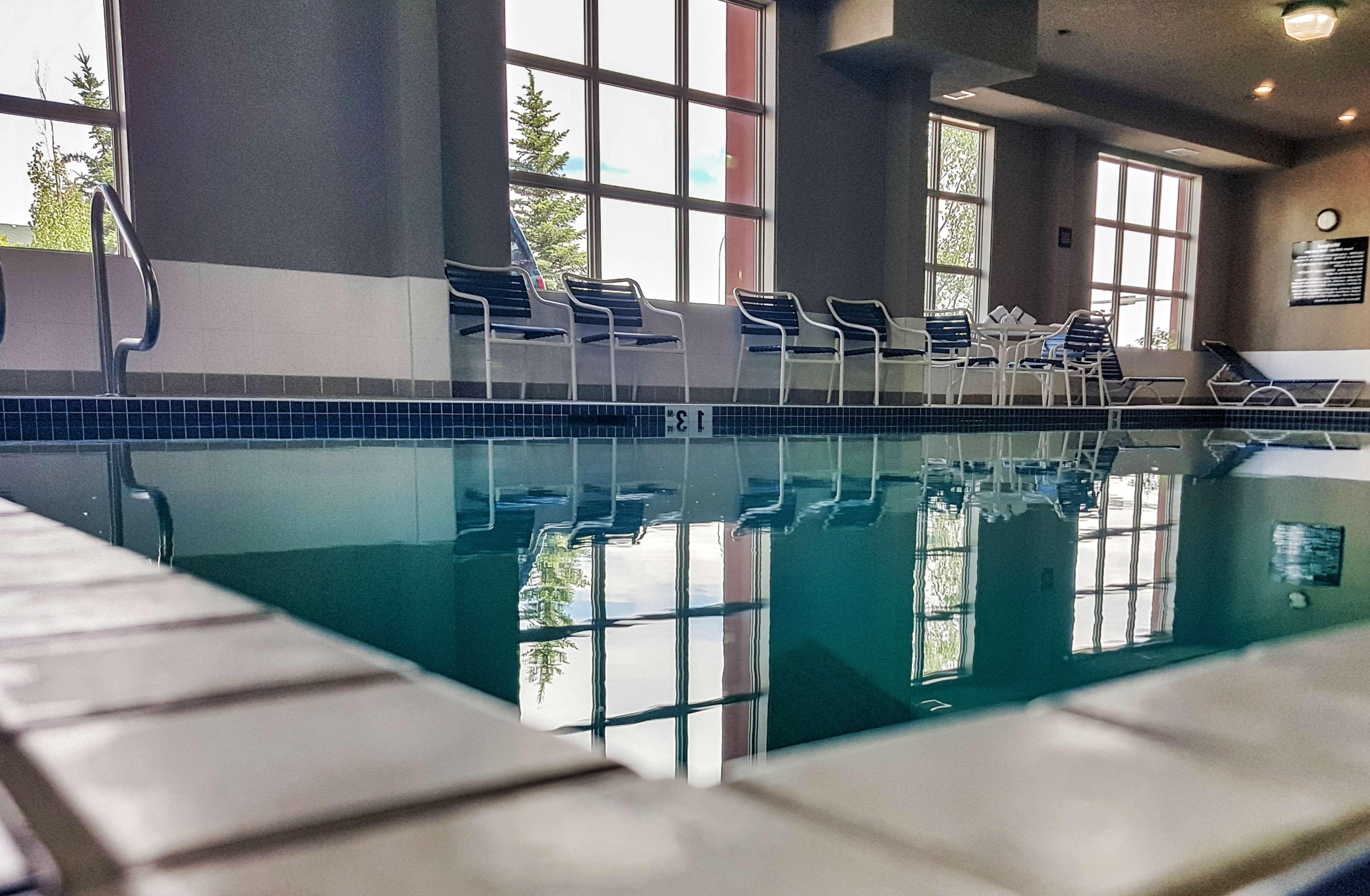 Hampton Inn & Suites By Hilton Edmonton International Airport Ледюк Екстериор снимка