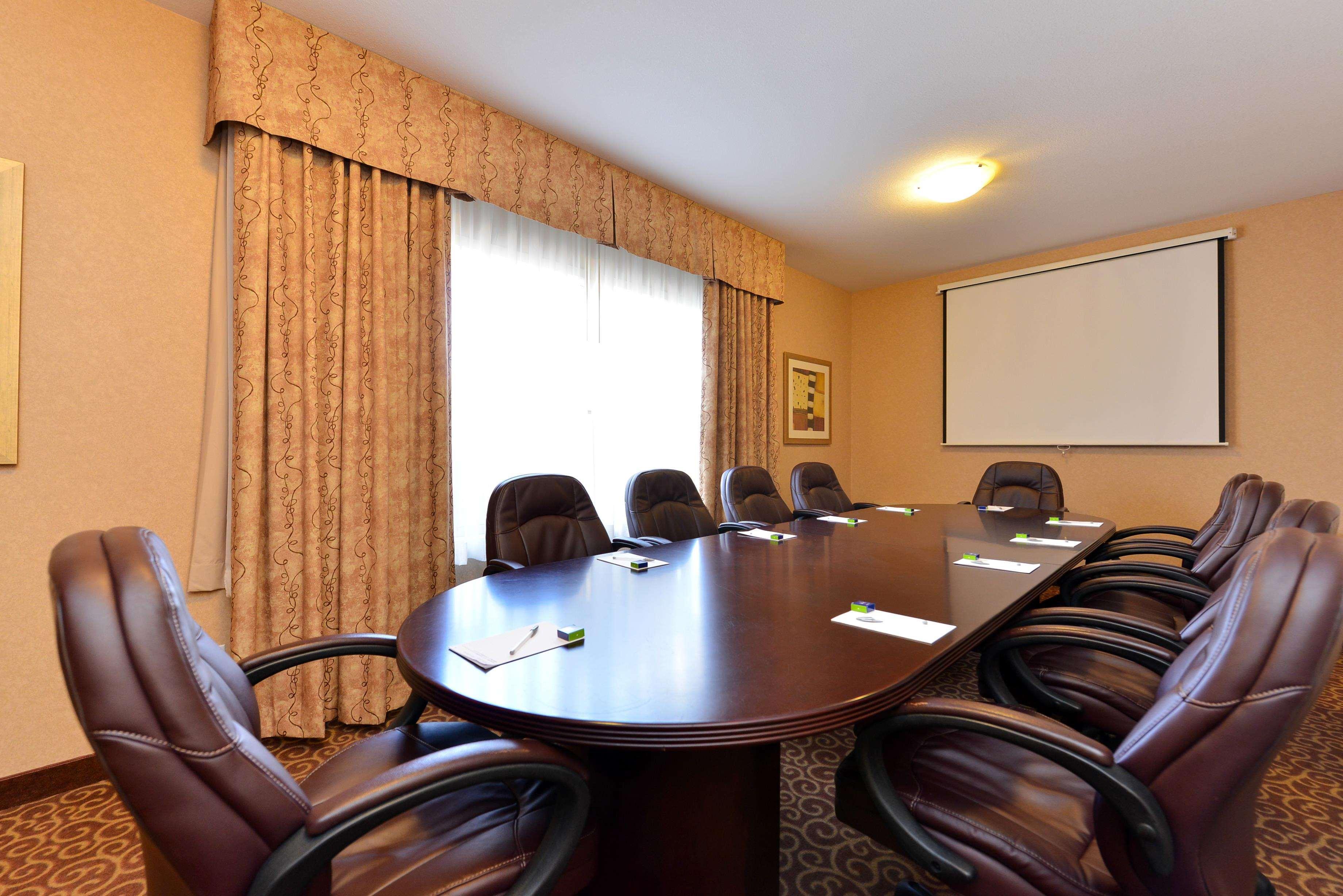 Hampton Inn & Suites By Hilton Edmonton International Airport Ледюк Екстериор снимка