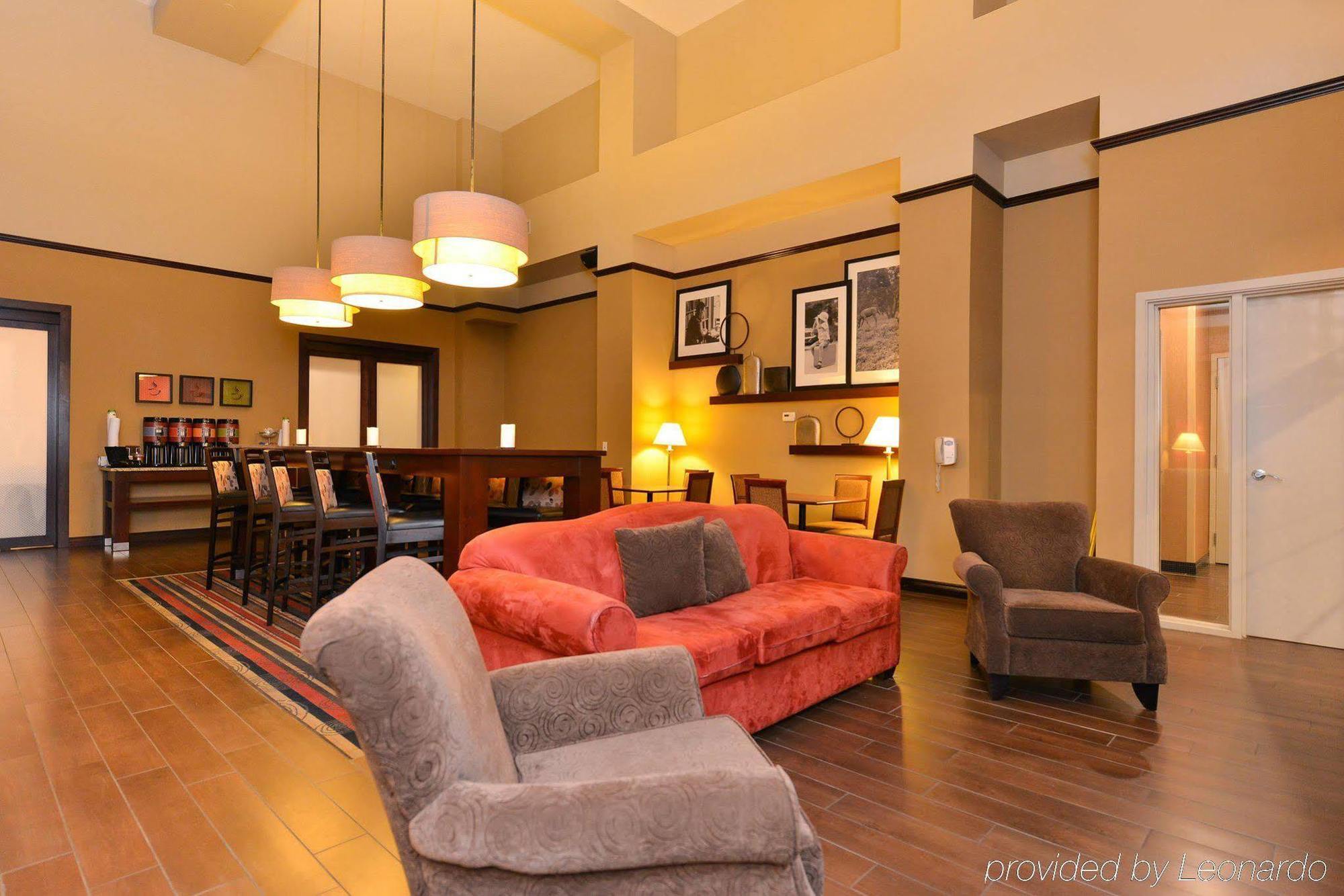 Hampton Inn & Suites By Hilton Edmonton International Airport Ледюк Екстериор снимка