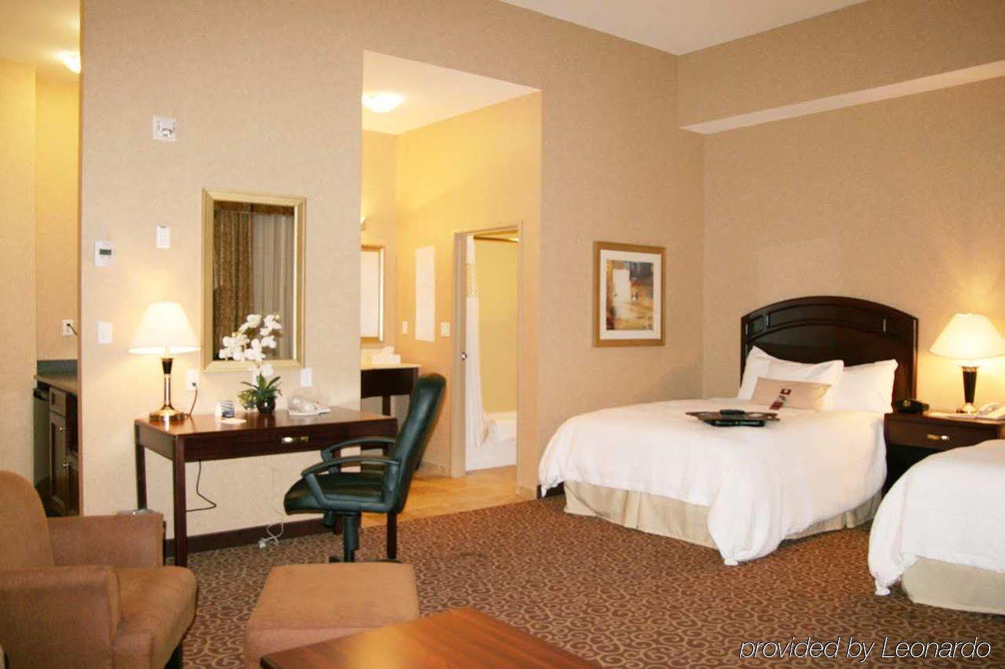 Hampton Inn & Suites By Hilton Edmonton International Airport Ледюк Стая снимка