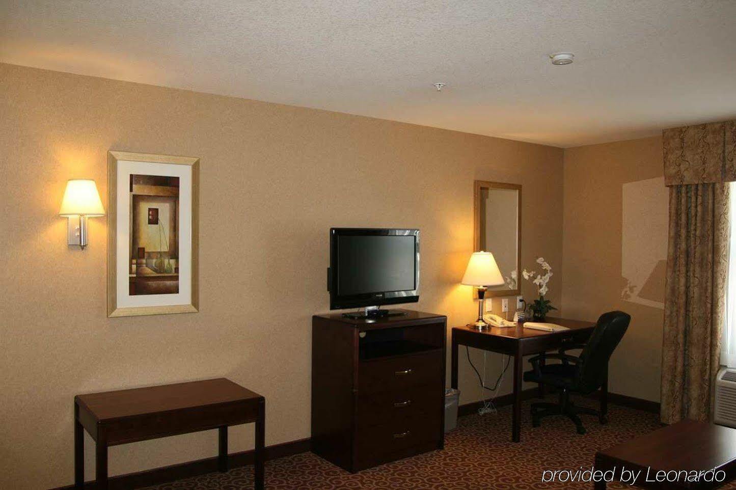 Hampton Inn & Suites By Hilton Edmonton International Airport Ледюк Стая снимка