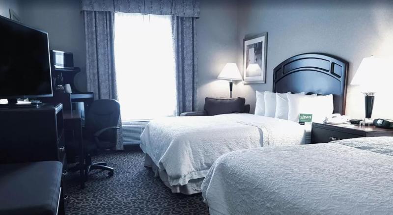 Hampton Inn & Suites By Hilton Edmonton International Airport Ледюк Екстериор снимка